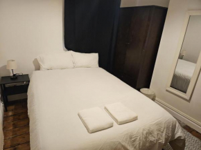 Charming Room by Gloucester Road